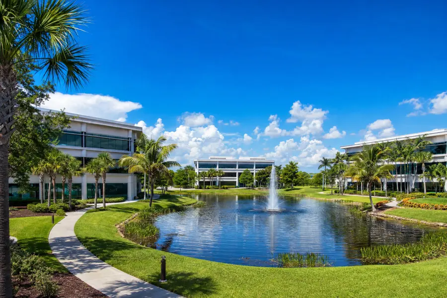 Suburban garden office campus around a lake in Coral Springs, Florida